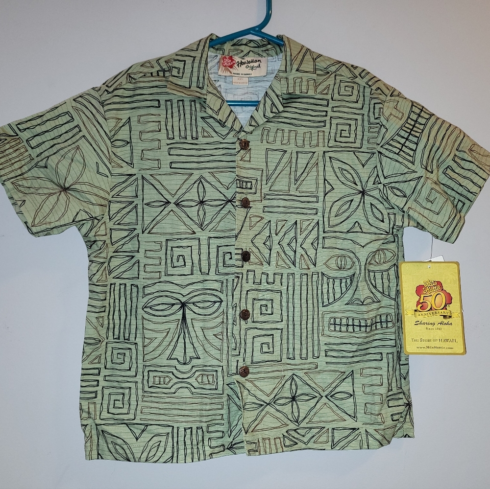 🆕️ Hilo Hattie Boys Hawaiian Shirt Green Tiki Print Short Sleeved XXS NWT! 🗿🌴
